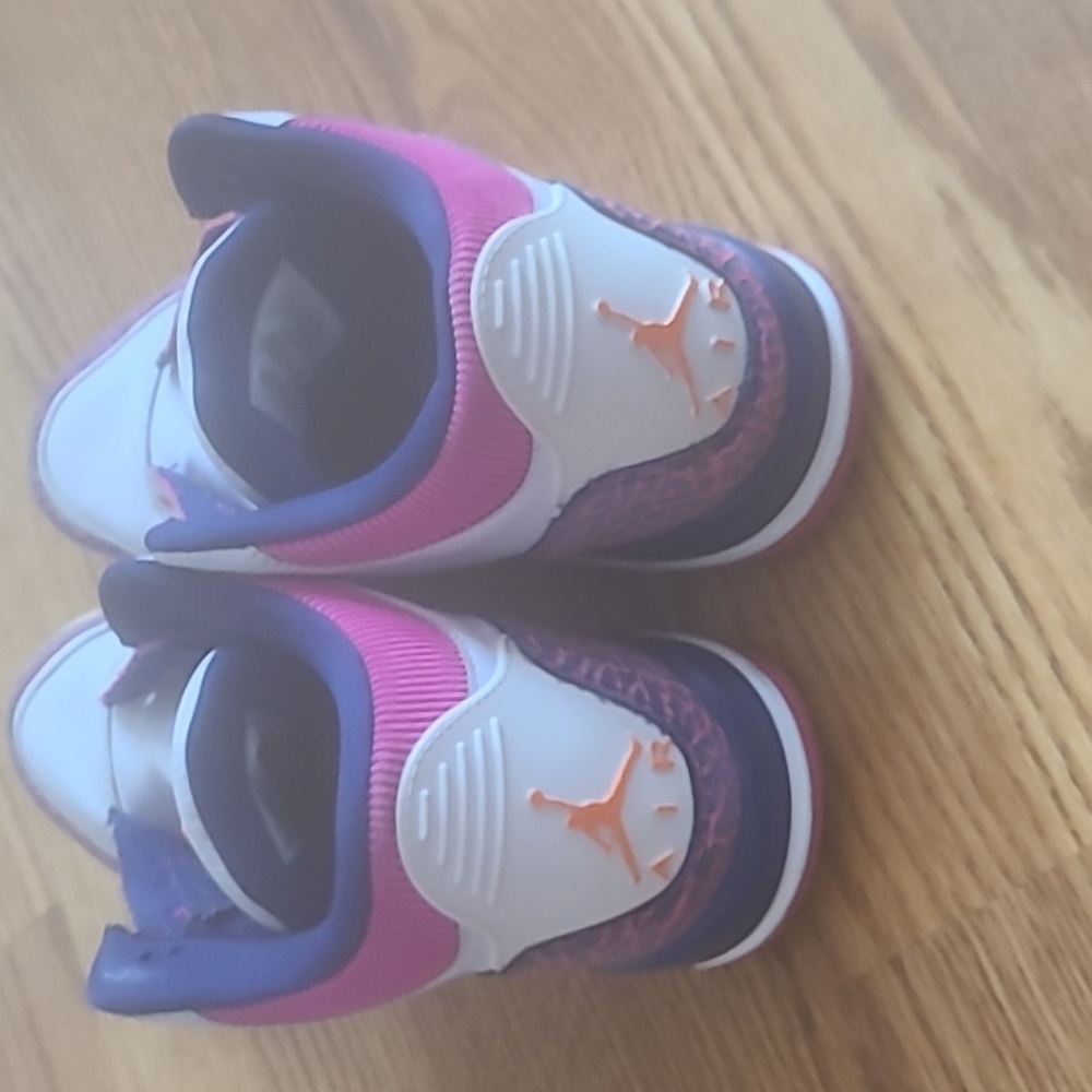 Jordan 3 Retro - Picture 2 of 2